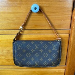 Louis Vuitton Pochette Monogram Shoulder Bag 2000